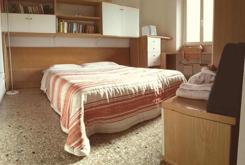 Bed & Breakfast Global House